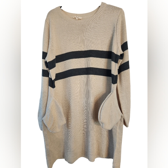 Sweater/Dress with Pockets - Picture 2 of 3